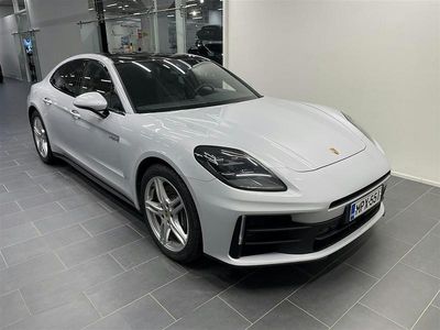 Käytetty Porsche Panamera 4 464 HP (341 kW) 2024 Harmaa Sedan