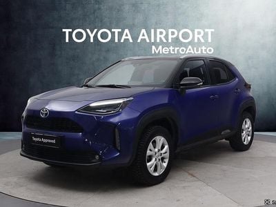 Käytetty Toyota Yaris Cross 116 HP (85 kW) 2022 Sininen Katumaasturi