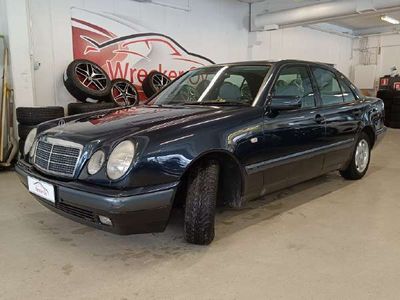 käytetty Mercedes E230 Classic Alut Lasi