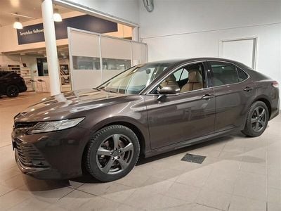 Ruskea Käytetty 2019 Toyota Camry Business Edition Sedan | 26 900 € (Perustarjous)