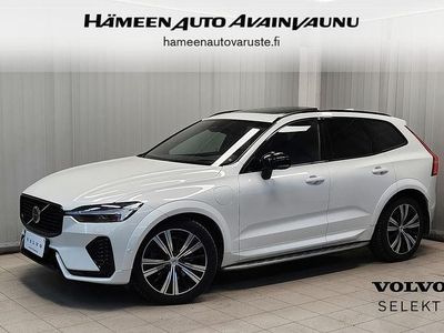 Valkoinen Käytetty 2022 Volvo XC60 R-Design Katumaasturi | 49 700 € (Kallis)