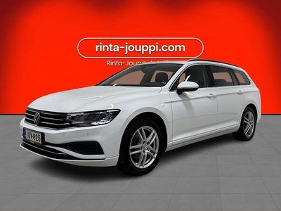 Valkoinen Käytetty 2021 VW Passat Business Farmari | 26 490 € (Hieman kallis)