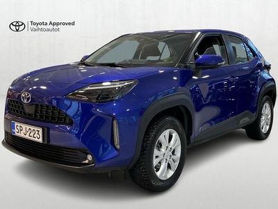 1l0 silver metallic Käytetty 2023 Toyota Yaris Cross Active Katumaasturi | 24 750 € (Perustarjous)