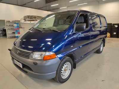 käytetty Toyota HiAce 2,5 D-4D 90 Air 4ov