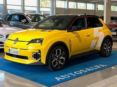Keltainen Uusi 2025 Renault 5 E-Tech Komfort Katumaasturi | 32 900 € (Hyvä tarjous)
