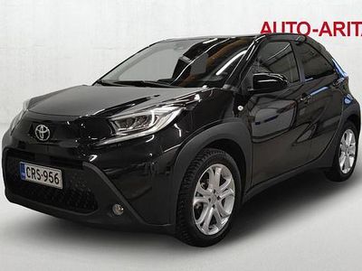 Musta Käytetty 2024 Toyota Aygo X Multidrive S Katumaasturi | 17 900 € (Hieman kallis)