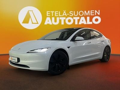 Käytetty Tesla Model 3 Long Range AWD 258 kW (351 HP) 2024 Valkoinen Sedan