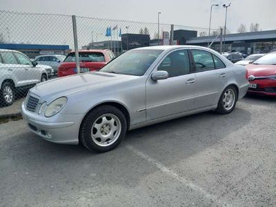 käytetty Mercedes E220 CDI A / AUTO MYYDÄÄN HUUTOKAUPAT.COM /