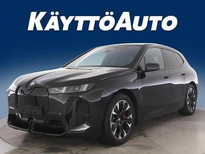 Uusi BMW iX Comfort Edition 400 kW (544 HP) 2026 Saphir schwarz Katumaasturi