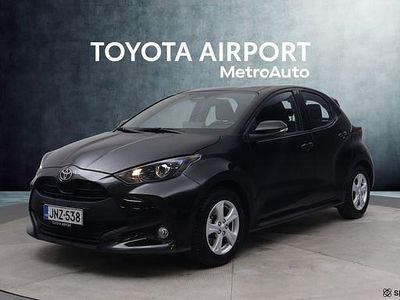 Käytetty Toyota Yaris 114 HP (83 kW) 2025 Musta Viistoperä