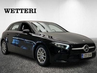 Käytetty Mercedes A180 Business 136 HP (100 kW) 2020 Musta Viistoperä