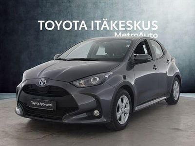 Käytetty Toyota Yaris Active 114 HP (83 kW) 2023 Harmaa Viistoperä