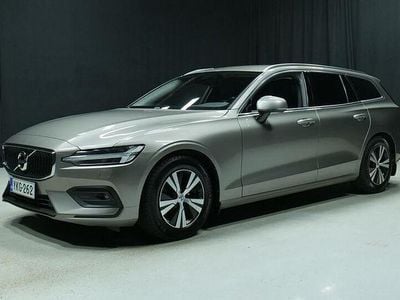 Harmaa Käytetty 2019 Volvo V60 Momentum Farmari | 22 900 € (Perustarjous)