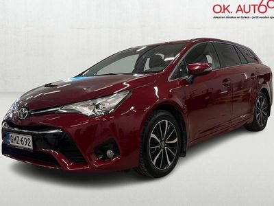 Käytetty Toyota Avensis Multidrive S 147 HP (108 kW) 2018 Punainen Farmari