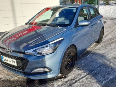 käytetty Hyundai i20 5d 1,2 5MT ISG Classic - Lämmitettävä ratti, ilmastointi. Siististi pidetty edullinen käyttöauto.