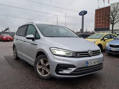 Hopea Käytetty 2018 VW Touran R-line Tila-auto | 23 900 € (Hieman kallis)