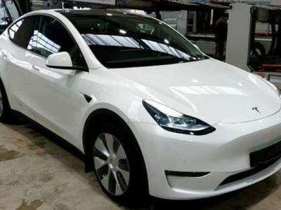 käytetty Tesla Model Y RWD - 3kk lyhennysvapaa - Autopilot / 2 x renkaat / Panorama / Lämpöpumppu / - Ilmainen kotiintoimitus! - J. autoturva