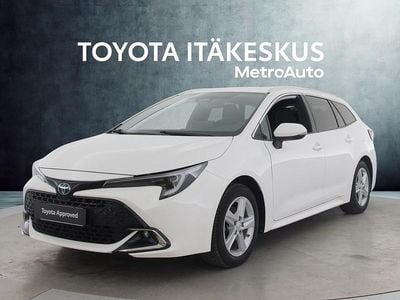 Valkoinen Käytetty 2023 Toyota Corolla Edition Farmari | 27 990 € (Perustarjous)