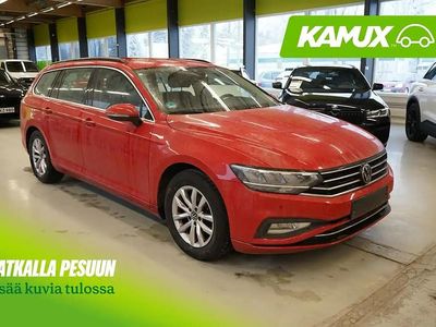 Punainen Käytetty 2023 VW Passat Business Farmari | 31 890 € (Kallis)