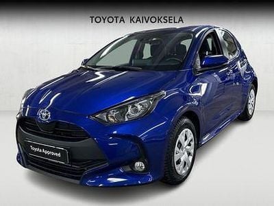 Käytetty Toyota Yaris Active 114 HP (83 kW) 2024 Sininen Viistoperä