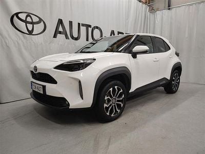 Käytetty Toyota Yaris 114 HP (83 kW) 2021 Valkoinen Sedan