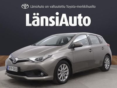 Käytetty 2015 Toyota Auris Hybrid Active Viistoperä | 13 890 € (Perustarjous)
