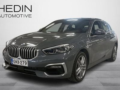 Käytetty BMW 118 Luxury Line 140 HP (102 kW) 2021 Harmaa Viistoperä