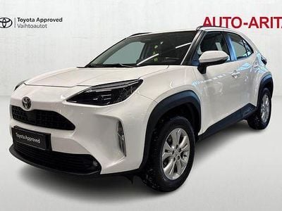 Valkoinen Käytetty 2024 Toyota Yaris Cross Active Katumaasturi | 28 850 € (Perustarjous)