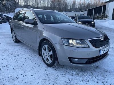 Käytetty Skoda Octavia Elegance 150 HP (110 kW) 2014 Ruskea Viistoperä