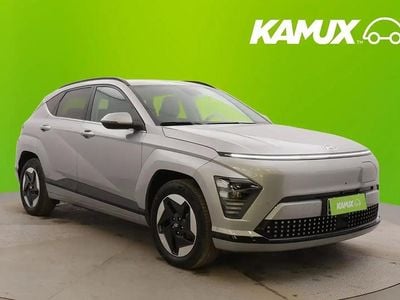 Käytetty Hyundai Kona Style 114 kW (156 HP) 2024 Hopea / harmaa Katumaasturi