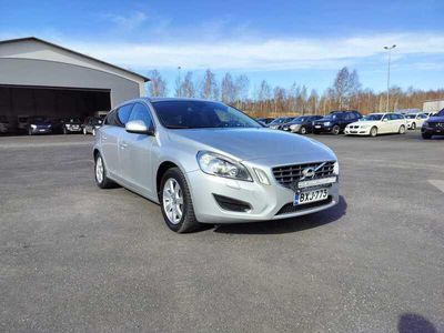 käytetty Volvo V60 D5 Summum aut - 3kk lyhennysvapaa - Ilmainen kotiintoimitus!