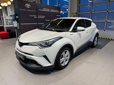 Valkoinen Käytetty 2018 Toyota C-HR Premium Katumaasturi | 18 200 € (Perustarjous)