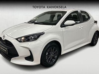 Valkoinen Käytetty 2025 Toyota Yaris Active Viistoperä | 23 990 € (Hieman kallis)