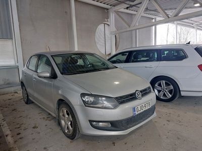 käytetty VW Polo Comfortline 1,2 TSI 77 kW (105 hv) 4-ovinen - 3kk lyhennysvapaa - Vakkari, P.tutka, Lohko+sisähaara, Autom.ilmastointi, Aluvanteet, Tulossa! - Ilmainen kotiintoimitus!