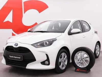 Valkoinen Käytetty 2023 Toyota Yaris Hybrid Active Viistoperä | 20 790 € (Perustarjous)