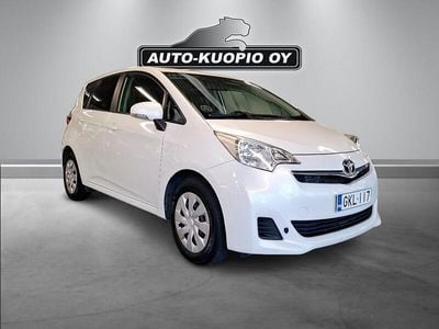 Valkoinen Käytetty 2012 Toyota Verso-S Sol Tila-auto | 9 790 € (Hieman kallis)