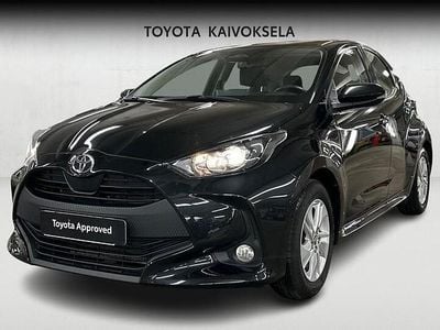 Musta Käytetty 2024 Toyota Yaris Hybrid Viistoperä | 20 990 € (Supertarjous)
