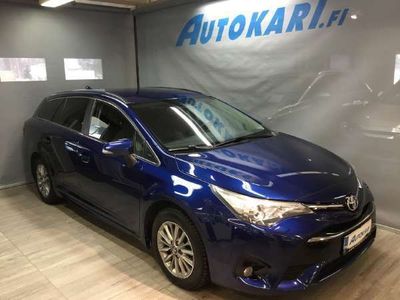 käytetty Toyota Avensis 1,8 147hv Valvematic Linea Sol Sedan