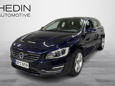 Käytetty Volvo V60 Summum 215 HP (158 kW) 2015 Sininen Farmari