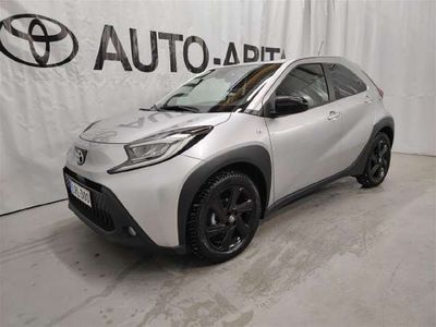 Hopea Käytetty 2022 Toyota Aygo X Multidrive S Katumaasturi | 17 900 € (Hieman kallis)