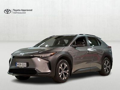 Valkoinen Käytetty 2022 Toyota bZ4X Style Katumaasturi | 33 490 € (Perustarjous)