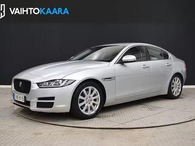 Käytetty Jaguar XE Pure 163 HP (119 kW) 2017 Sedan