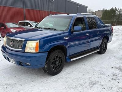 Käytetty Cadillac Escalade 321 HP (236 kW) 2003 Nouto