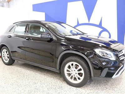 Käytetty Mercedes GLA180 Edition 122 HP (89 kW) 2017 Musta Katumaasturi