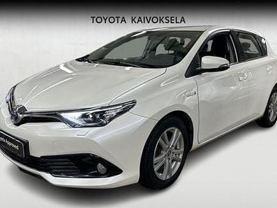 Käytetty Toyota Auris Active 98 HP (72 kW) 2017 Valkoinen Viistoperä