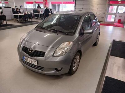 käytetty Toyota Yaris 1,3 VVT-i Superior 5ov