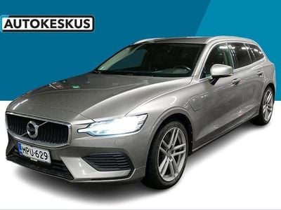 Ruskea Käytetty 2020 Volvo V60 Momentum Farmari | 21 700 € (Hyvä tarjous)