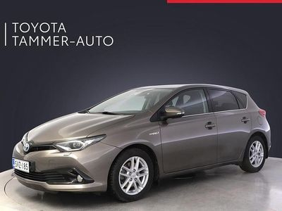 Käytetty Toyota Auris Hybrid Active 99 HP (72 kW) 2019 Harmaa Viistoperä