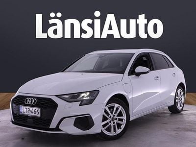 Käytetty Audi A3 Sportback e-tron Business 204 HP (150 kW) 2022 Viistoperä