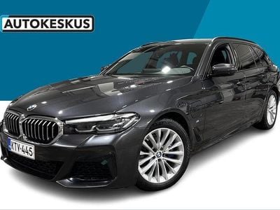 Harmaa Käytetty 2021 BMW 530e M Sport Farmari | 36 390 € (Perustarjous)